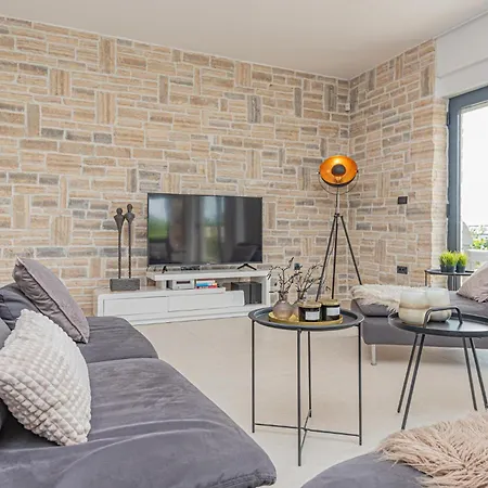 Vakantiehuis Front In Tribunj Tribalj