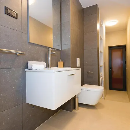 Vakantiehuis Front In Tribunj *