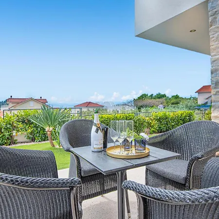 Semesterbostad Front In Tribunj *