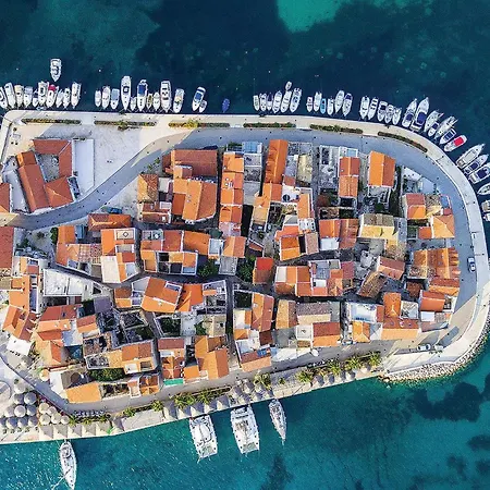 Vakantiehuis Front In Tribunj