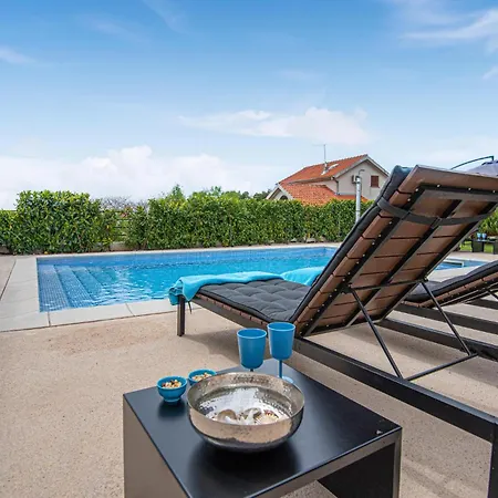 Front In Tribunj Tribalj