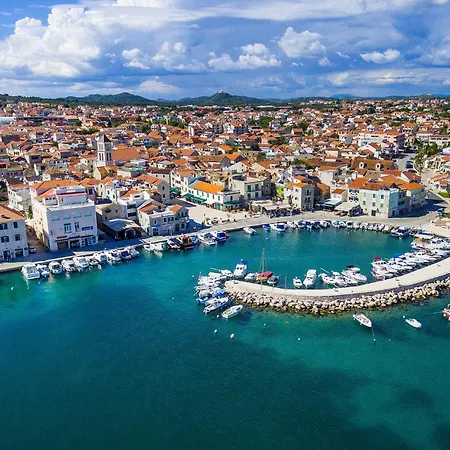 Front In Tribunj Vakantiehuis *