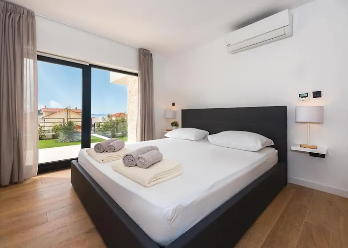 Front In Tribunj Holiday home