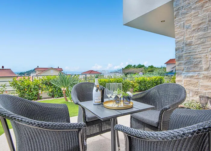 Holiday home Front In Tribunj *