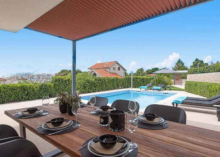 Front In Tribunj Tribalj