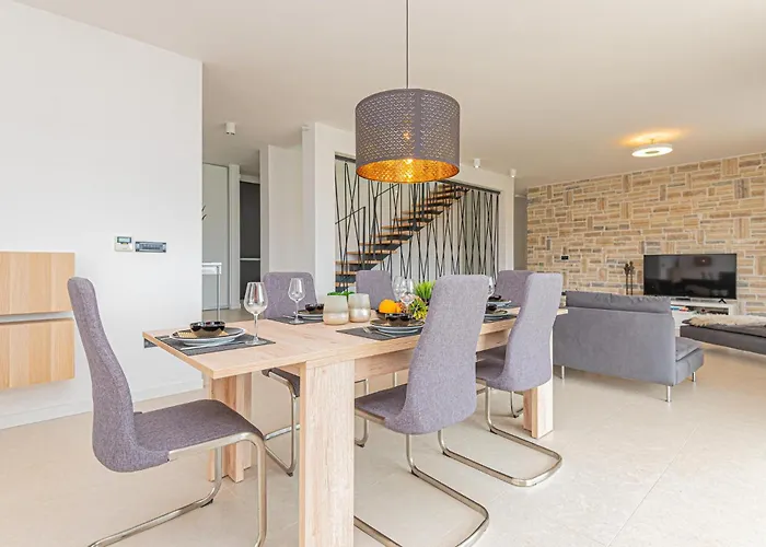 Holiday home Front In Tribunj